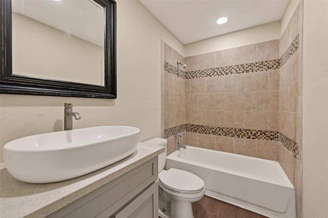 711 Blue Rock Court, Houston, TX 77060