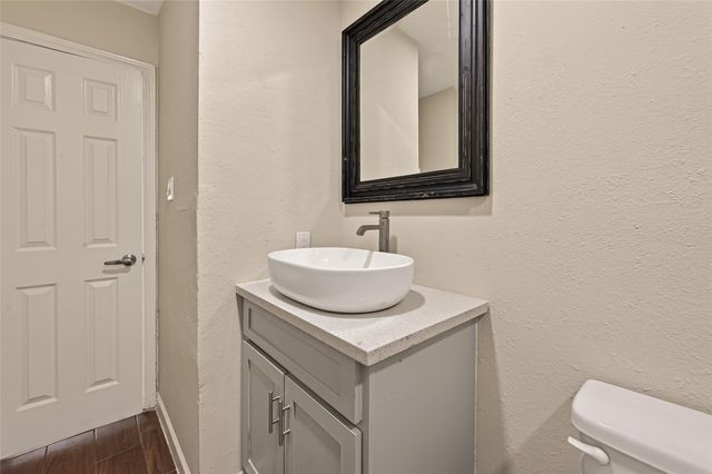 711 Blue Rock Court, Houston, TX 77060