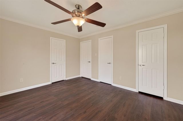 711 Blue Rock Court, Houston, TX 77060