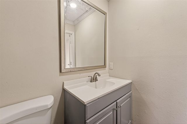 711 Blue Rock Court, Houston, TX 77060