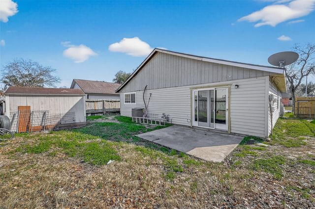 711 Blue Rock Court, Houston, TX 77060