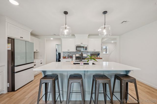 1200 SE 15th, Pryor, OK 74361