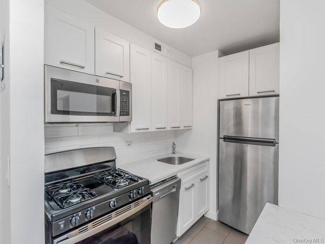2105 Wallace Avenue 3D, Bronx, NY 10462