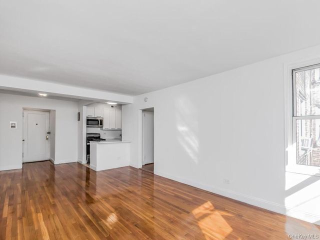 2105 Wallace Avenue 3D, Bronx, NY 10462