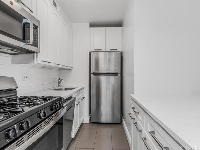 2105 Wallace Avenue 3D, Bronx, NY 10462