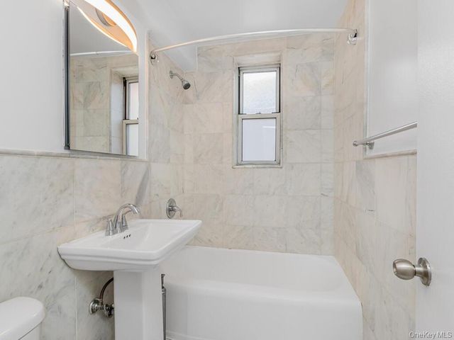 2105 Wallace Avenue 3D, Bronx, NY 10462