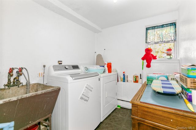 57 Merry Lane, Jericho, NY 11753