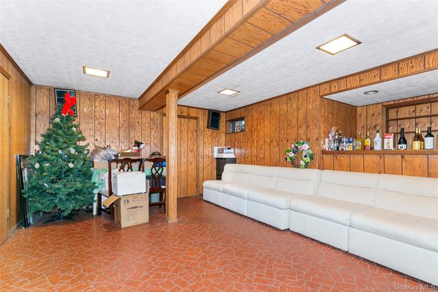 57 Merry Lane, Jericho, NY 11753