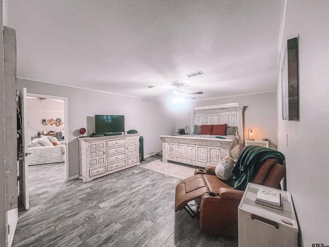 648 Daingerfield St, Pittsburg, TX 75686