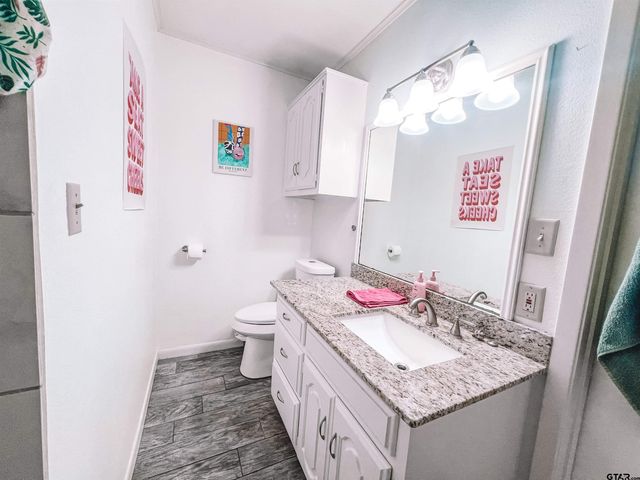 648 Daingerfield St, Pittsburg, TX 75686