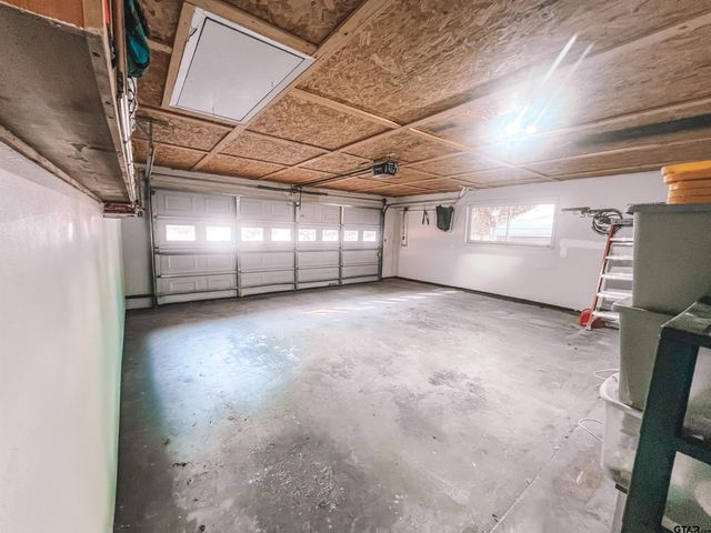 648 Daingerfield St, Pittsburg, TX 75686