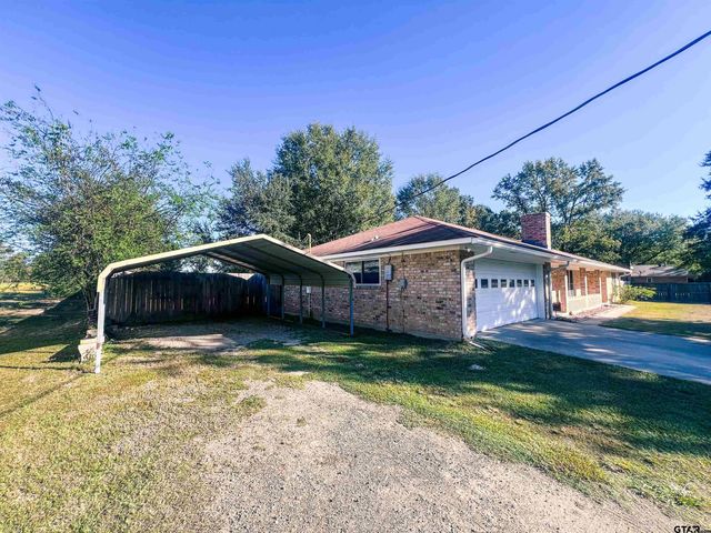 648 Daingerfield St, Pittsburg, TX 75686