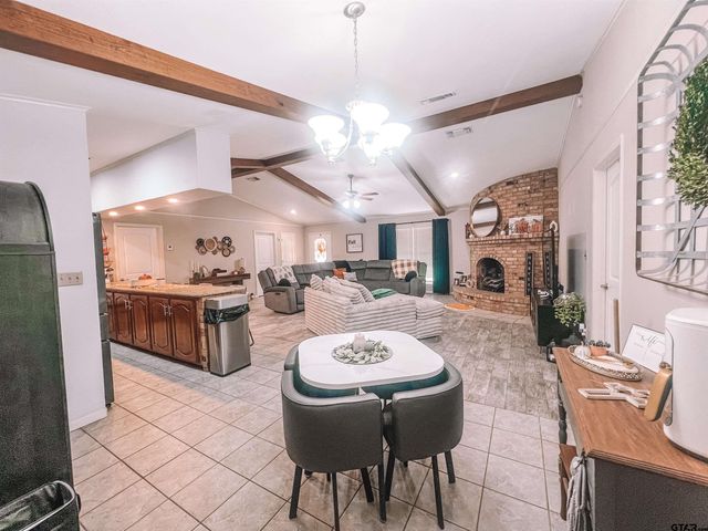 648 Daingerfield St, Pittsburg, TX 75686