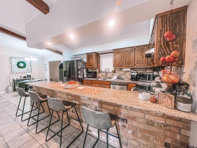 648 Daingerfield St, Pittsburg, TX 75686