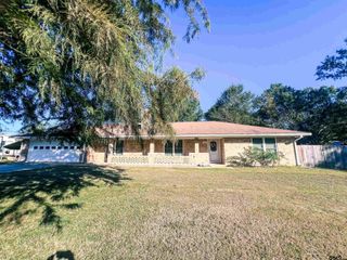 648 Daingerfield St, Pittsburg, TX 75686