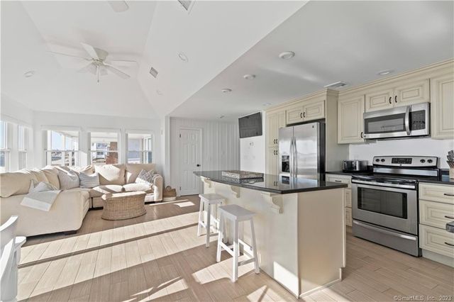 8 Belaire Manor, Old Saybrook, CT 06475