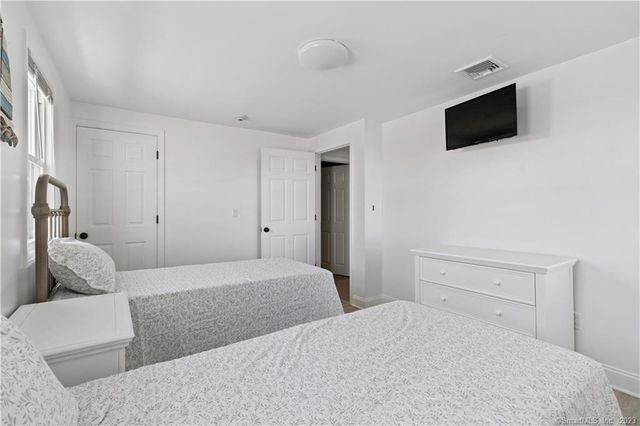 8 Belaire Manor, Old Saybrook, CT 06475