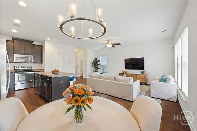 203 Lakepointe Drive, Savannah, GA 31407