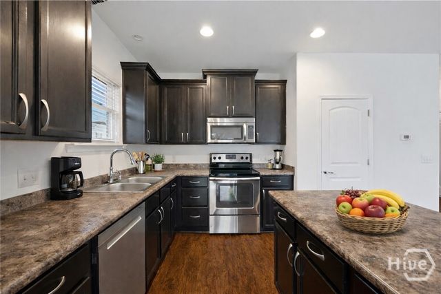 203 Lakepointe Drive, Savannah, GA 31407