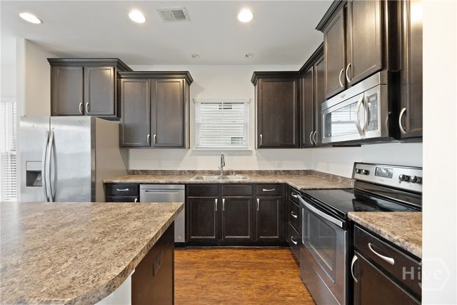 203 Lakepointe Drive, Savannah, GA 31407