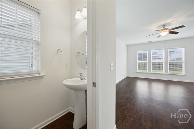 203 Lakepointe Drive, Savannah, GA 31407