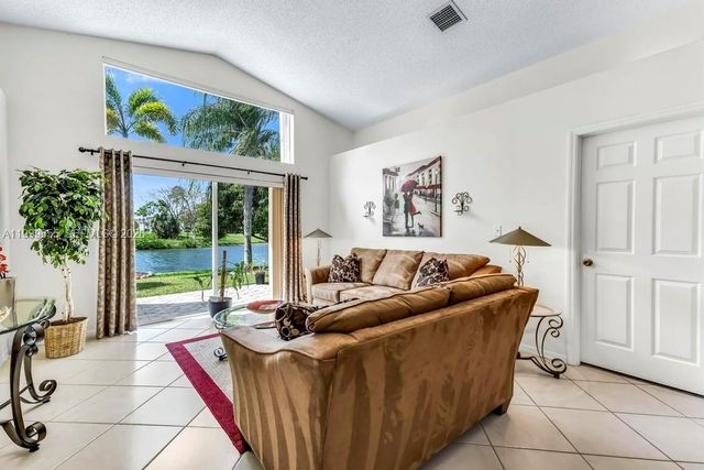 17548 SW 28th Ct, Miramar, FL 33029