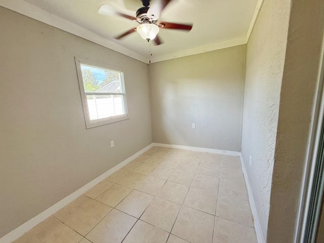 39 Fischer Ln, Palm Coast, FL 32137