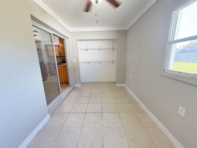 39 Fischer Ln, Palm Coast, FL 32137