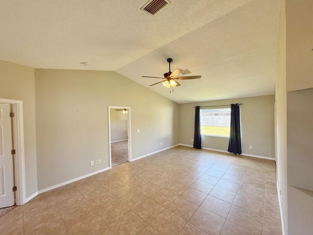 39 Fischer Ln, Palm Coast, FL 32137