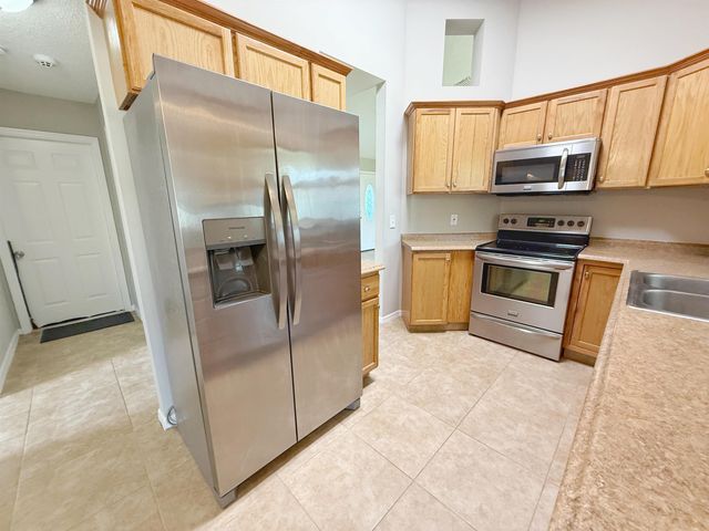 39 Fischer Ln, Palm Coast, FL 32137