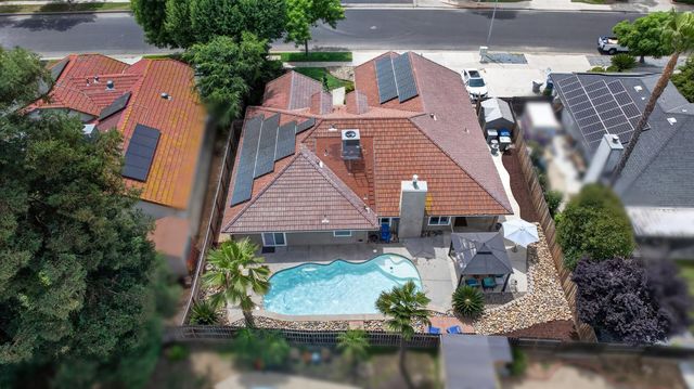 997 Pistachio Avenue, Clovis, CA 93611