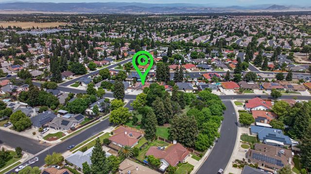 997 Pistachio Avenue, Clovis, CA 93611