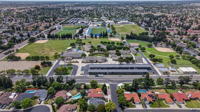 997 Pistachio Avenue, Clovis, CA 93611