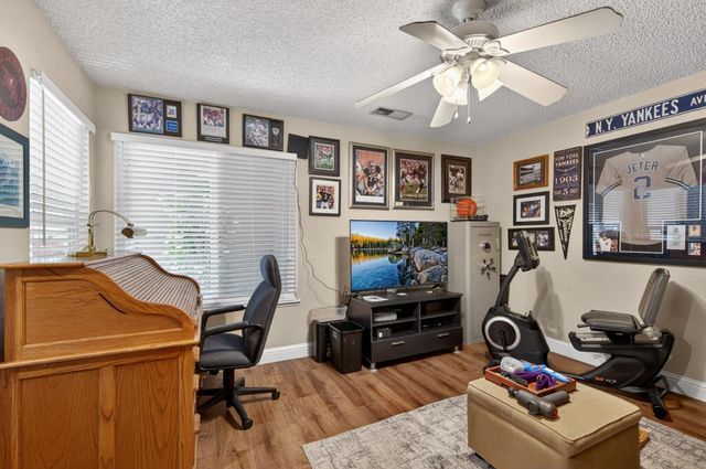 997 Pistachio Avenue, Clovis, CA 93611