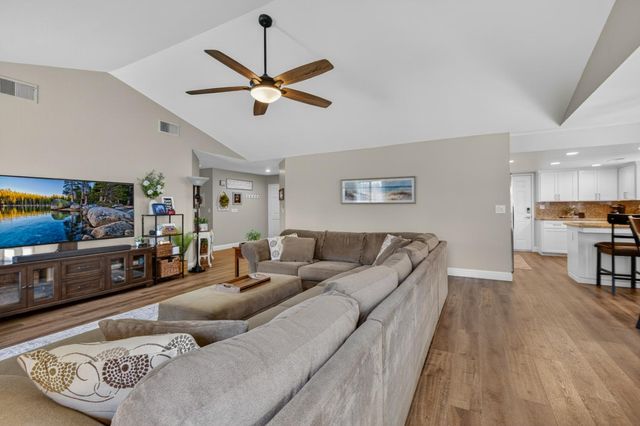 997 Pistachio Avenue, Clovis, CA 93611