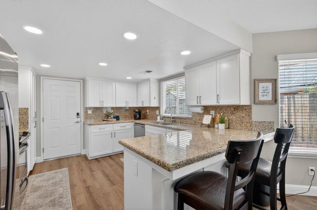 997 Pistachio Avenue, Clovis, CA 93611