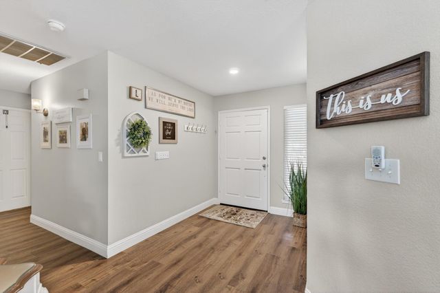 997 Pistachio Avenue, Clovis, CA 93611