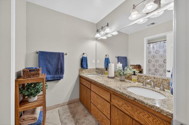 997 Pistachio Avenue, Clovis, CA 93611