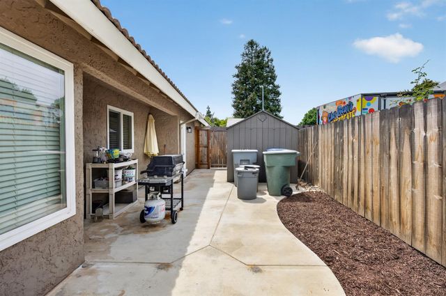 997 Pistachio Avenue, Clovis, CA 93611