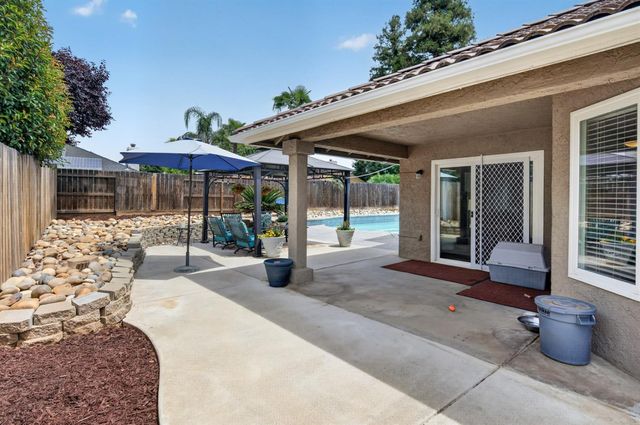 997 Pistachio Avenue, Clovis, CA 93611