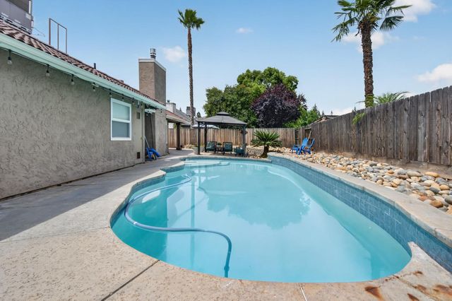 997 Pistachio Avenue, Clovis, CA 93611