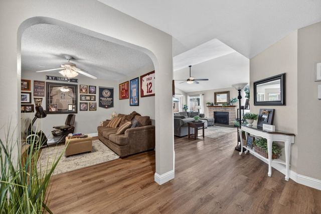 997 Pistachio Avenue, Clovis, CA 93611