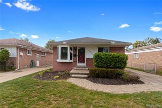 6523 N Vernon Street, Dearborn Heights, MI 48127