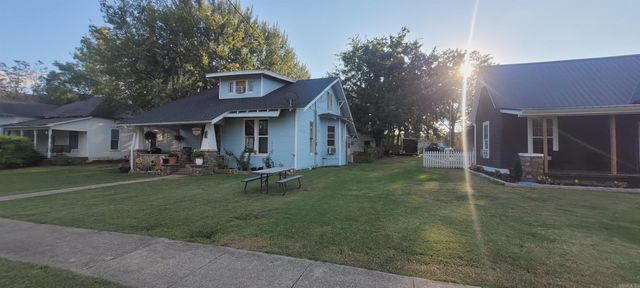 205 Ninth Street, Mena, AR 71593