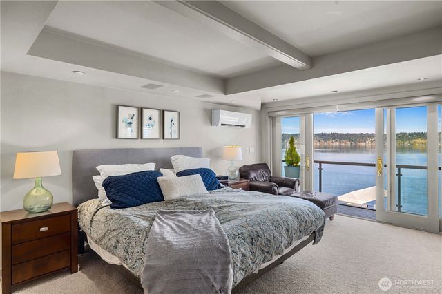 842 W Lake Sammamish Parkway SE, Bellevue, WA 98008