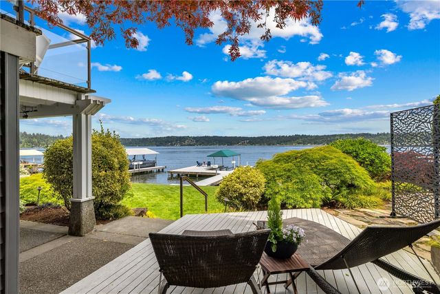 842 W Lake Sammamish Parkway SE, Bellevue, WA 98008