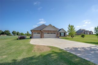 2711 Peregrine Drive, Blanchard, OK 73010