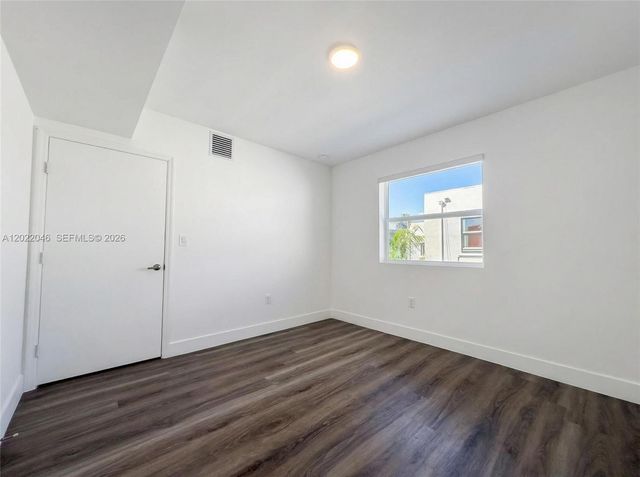 1710 NW 1st Ct 13, Miami, FL 33136