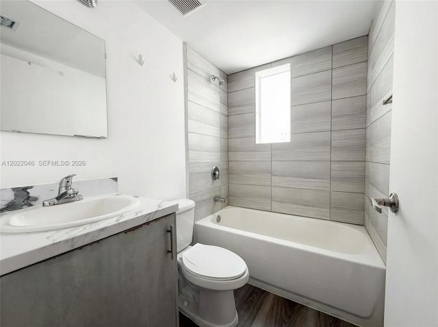 1710 NW 1st Ct 13, Miami, FL 33136