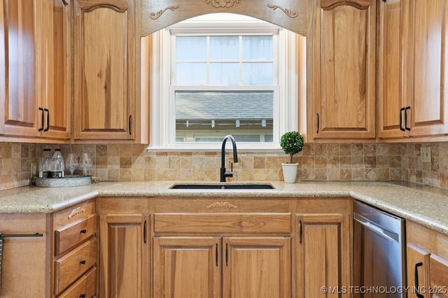 328 N Santa Fe Avenue, Tulsa, OK 74127